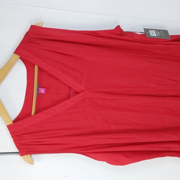 Vince Camuto Red Sleeveless Relaxed Blouse Satin Office Career Sz.2 X - Picture 2 of 5